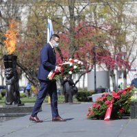 Odavanje počasti junacima varšavskog geta