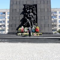 Odavanje počasti junacima varšavskog geta