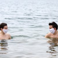 Šibenik: Prvo ovogodišnje kupanje na gradskoj plaži Banj