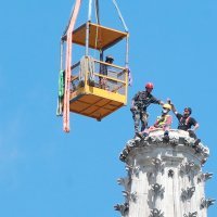 Alpinisti na vrhu zagrebačke katedrale