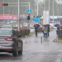 Zagreb: Posljepodnevni pljusak iznenadio je mnoge na gradskim ulicama