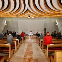 Split: Održano misno slavlje prema uputama Hrvatskog zavoda za javno zdravstvo