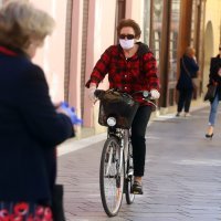 Popuštanjem mjera sve je više ljudi je na ulicama