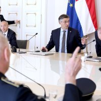 Andrwj Plenković s predstavnicima Hrvatske vatrogasne zajednice