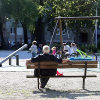 Zagrepčani su pohrlili u parkove, dječja igrališta i sportske terene za rekreativce