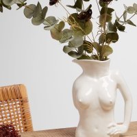 Vaze s potpisom dizajnerice Anisse Kermiche