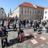 Oporba prati sjednicu zagrebačke Gradske skupštine na Markovom trgu