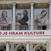 Novouređeni kazališni trg HNK Ivana pl. Zajca u Rijeci