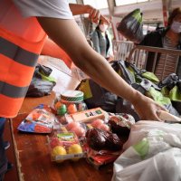 Čekanje u redu za hranu u Ženevi