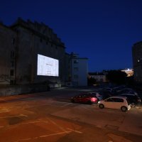 Rijeka: Djelatnici Art kina organizirali auto kino na parkiralištu Beretich