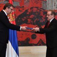 Aleksandar Vučić, Hidajet Biščević