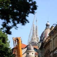 Postavljanje zamjenskog križa na zagrebačku katedralu