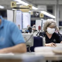 Odjel Mercedes-Benza, dizajnerska manufaktura u Sindelfingenu proizvodi ekskluzivne zaštitne maske