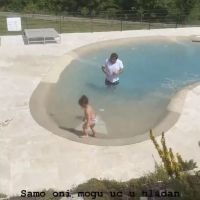 Ella Dvornik u Istri s obitelji