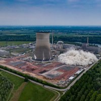 Rušenje tornja nuklearne elektrane u Njemačkoj