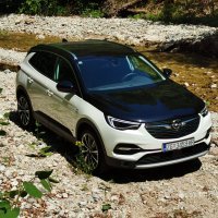 Opel Grandland X Hybrid4