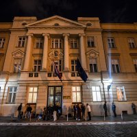 Noćni prosvjed na Markovom trgu zbog Zakona o obnovi Zagreba