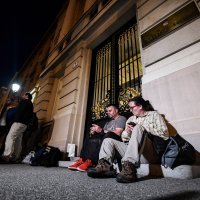 Noćni prosvjed na Markovom trgu zbog Zakona o obnovi Zagreba