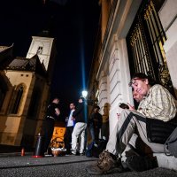 Noćni prosvjed na Markovom trgu zbog Zakona o obnovi Zagreba