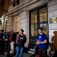 Noćni prosvjed na Markovom trgu zbog Zakona o obnovi Zagreba