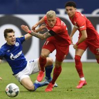 Schalke (Jonjoe Kenny) - Augsburg (Philipp Max)