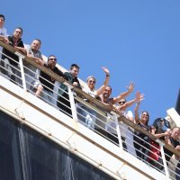 Kruzer Carnival Breeze s Hrvatima usidrio se u Dubrovniku