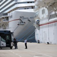 Iskrcavanje s kruzera Carnaval Breeze