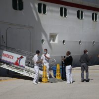 Iskrcavanje s kruzera Carnaval Breeze