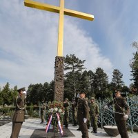 Povodom Dana hrvatske vojske na Mirogoju položeni vijenci