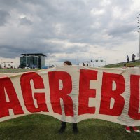 Zagreb: Aktivisti prekinuli konferenciju za medije Milana Bandića na fontanama