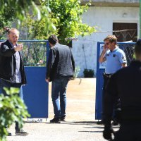 Policija dovodi osumnjičenog za ubojstvo u kuću u Gaćeleze kako bi se rekonstruirao događaj