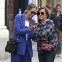 Zagreb: Franka Batelić u plavoj kombinaciji prošetala centrom grada