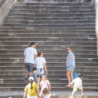 Sestre Ecclestone u obilasku grada s obitelji