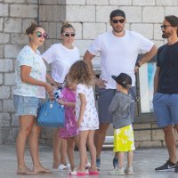 Sestre Ecclestone u obilasku grada s obitelji