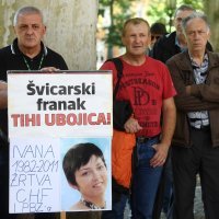 Zagreb: Prosvjed Građanske inicijative Pravda za CHF ispred Vrhovnog suda