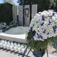 Zagreb: Olivera Majić položila vijenac na grob Dražena Petrovića