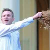 Glazbeni show Karaokelektira u izvedbi Nine Violić i Kristijana Beluhana