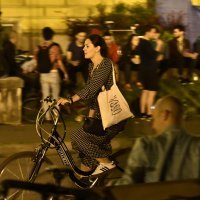 Zagreb: Veliki broj mladih na uličnom tulumu ispred HNK