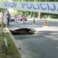 Zagreb: Na Bukovačkoj cesti otvorila se ogromna rupa