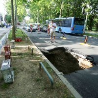 Zagreb: Na Bukovačkoj cesti otvorila se ogromna rupa