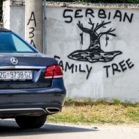 Zagreb: Sramotna poruka mržnje prema Srbima osvanula je tik uz dječje igralište