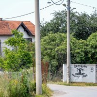 Zagreb: Sramotna poruka mržnje prema Srbima osvanula je tik uz dječje igralište