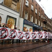 Zagreb: Prosvjedno okupljanje 'Zagreb u epicentru' na Trgu bana Jelačića