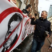 Zagreb: Prosvjedno okupljanje 'Zagreb u epicentru' na Trgu bana Jelačića