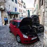 U Kaštel Lukšiću izgorio BMW