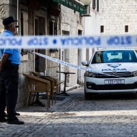 U Kaštel Lukšiću izgorio BMW