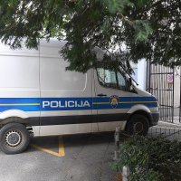 Privođenje Ivana Inje Bašića i drugih optuženih za šverc skupocjenih automobila