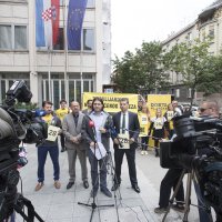 Prosvjed i konferencija za medije