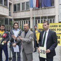 Prosvjed i konferencija za medije