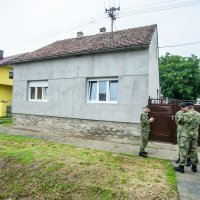 Hrvatski vojnici samohranoj majci uredili dom